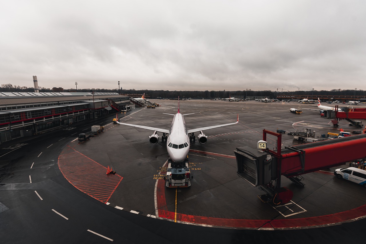 car service to LaGuardia — Royal American Taxi & Limousine