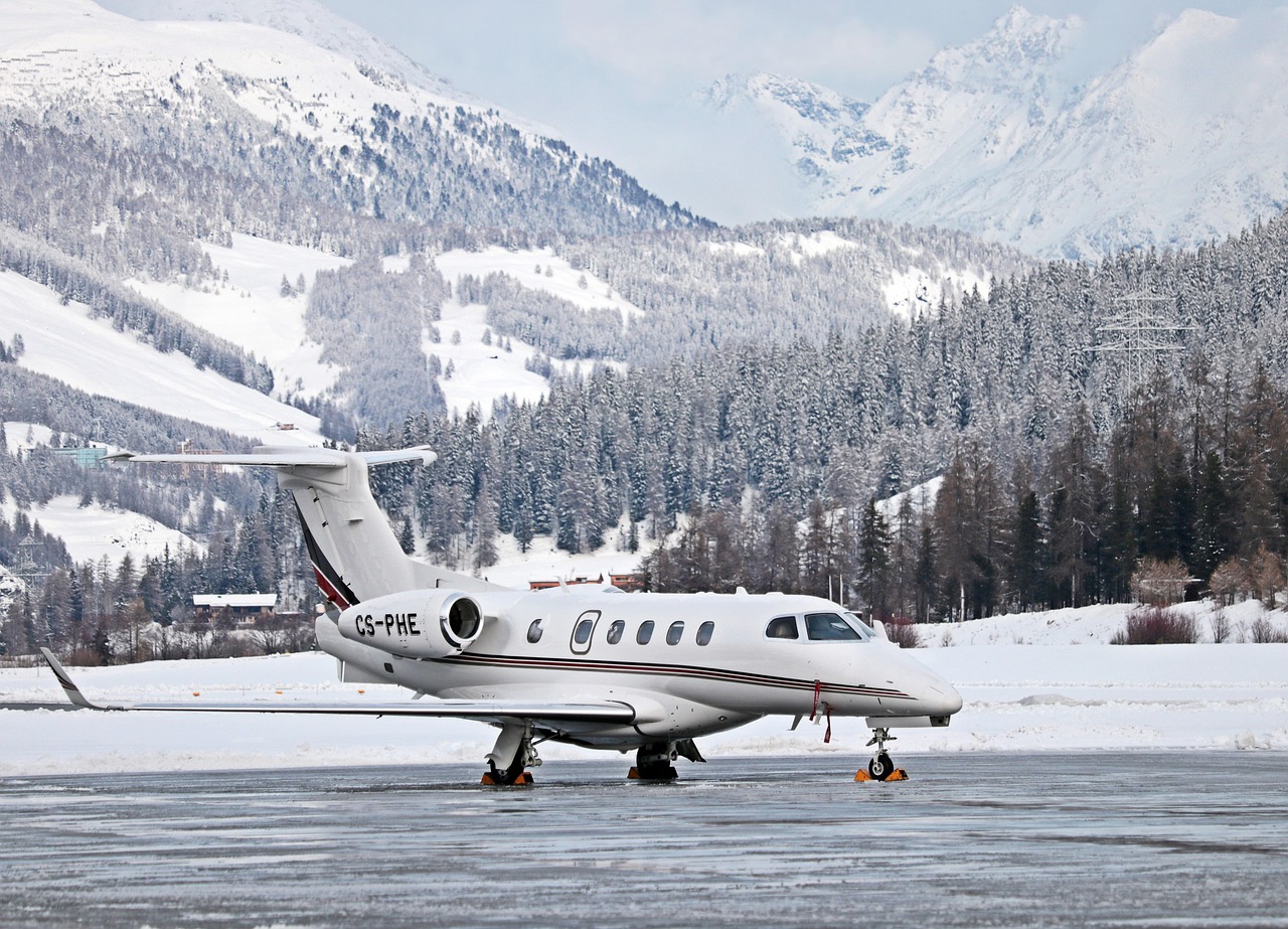 holiday airport car service — Royal American Taxi & Limousine